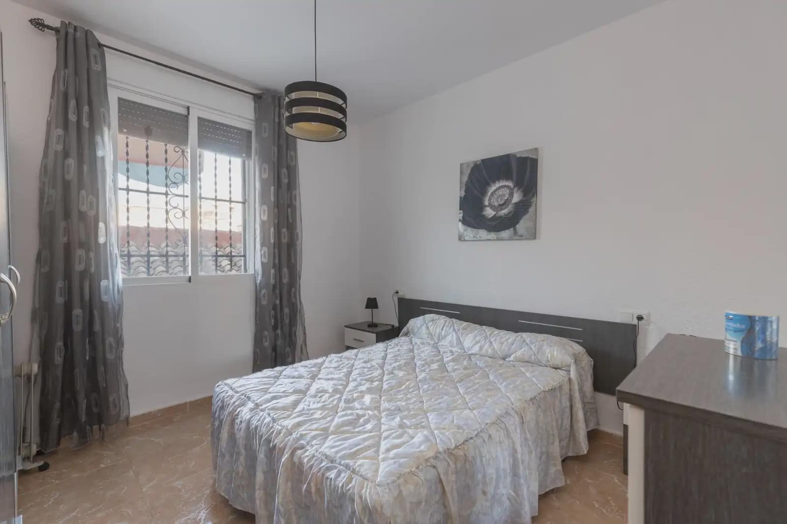 Commercial for sale in Granada city - € 1,500,000 (Ref: 9837367)