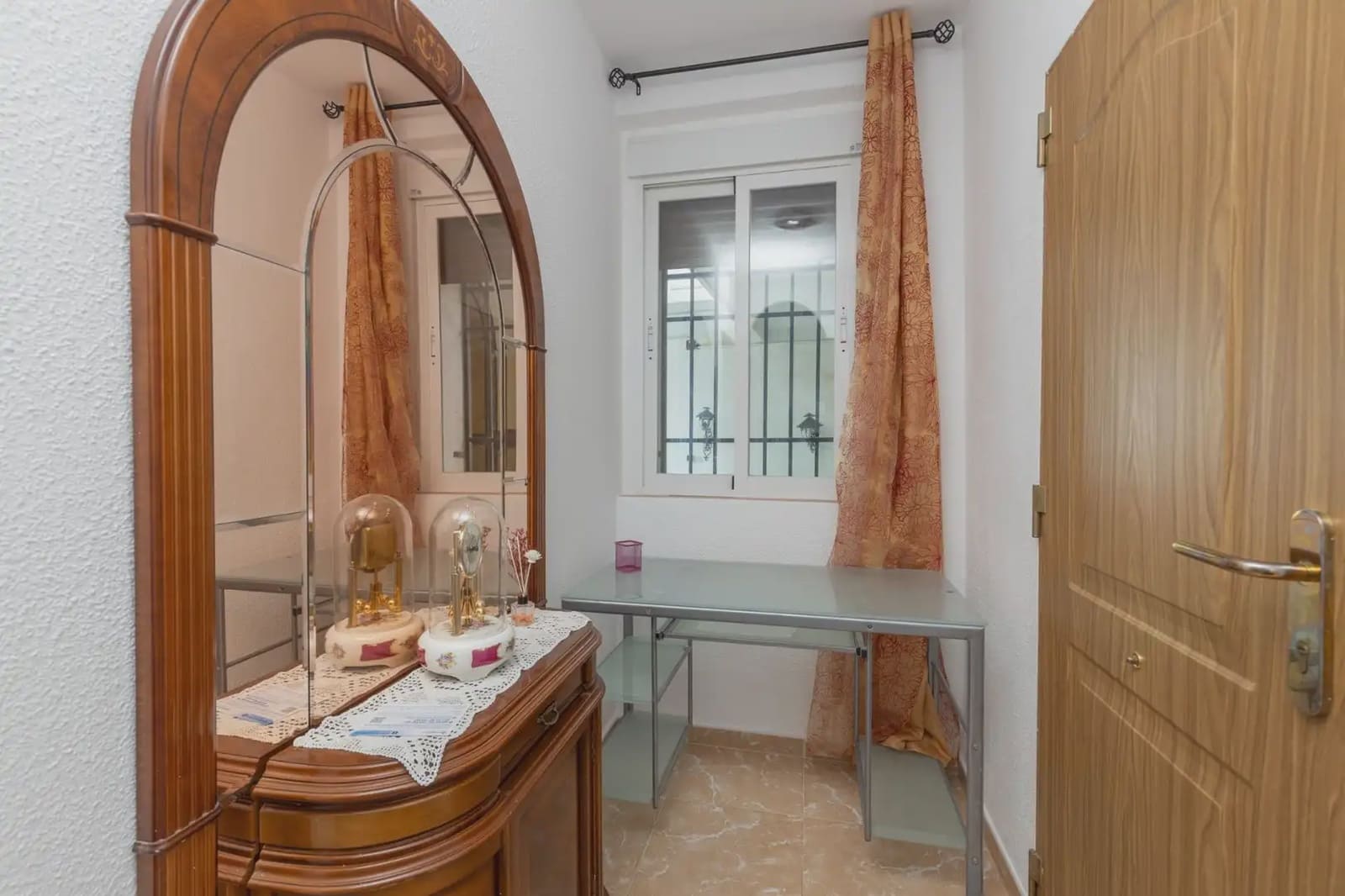 Commercial for sale in Granada city - € 1,500,000 (Ref: 9837367)