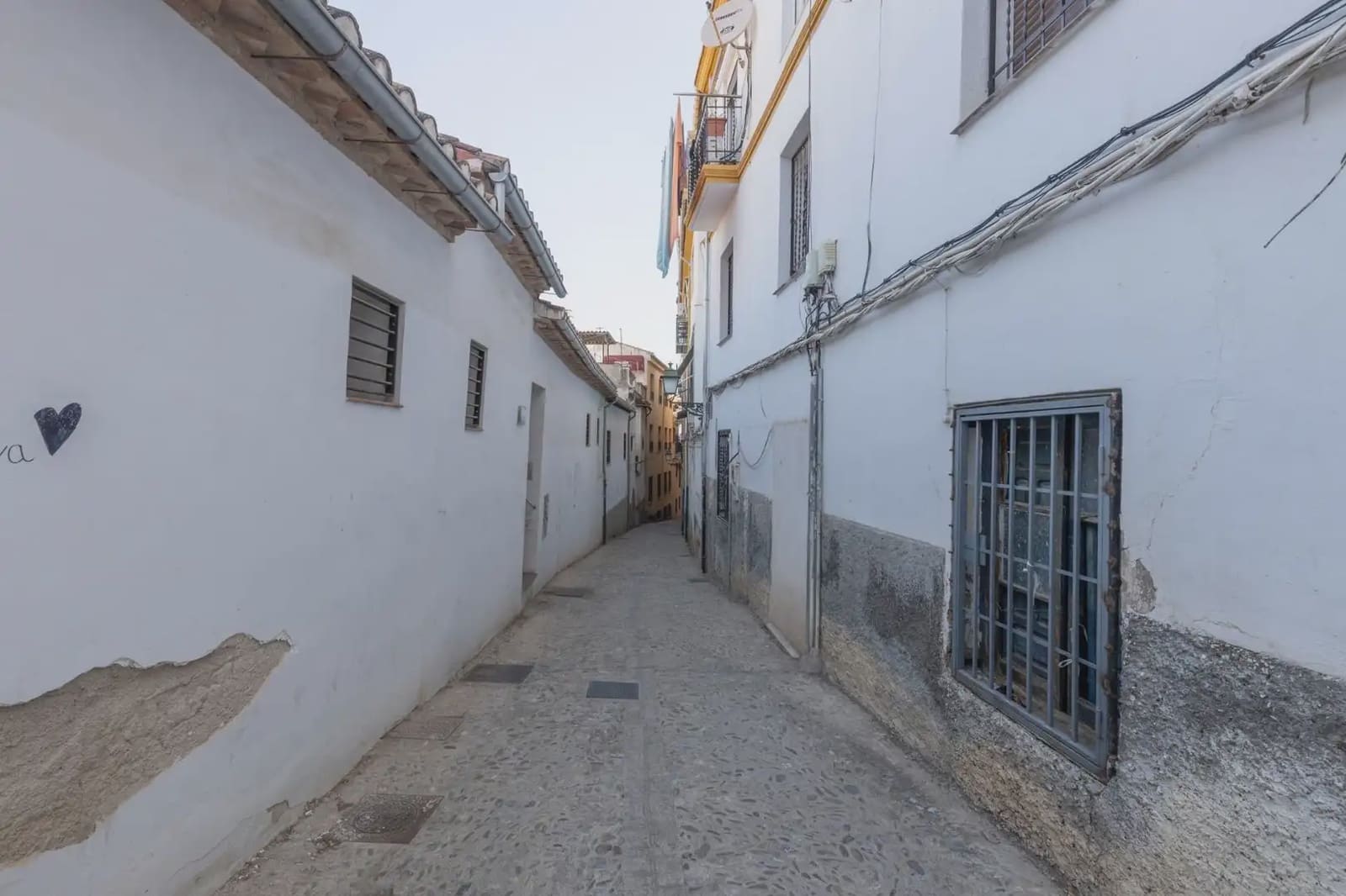 Commercial for sale in Granada city - € 1,500,000 (Ref: 9837367)