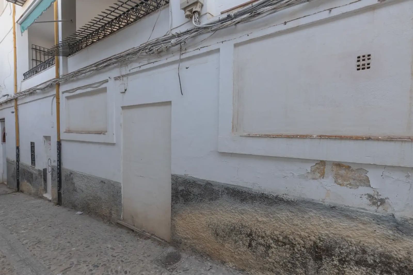 Commercial for sale in Granada city - € 1,500,000 (Ref: 9837367)