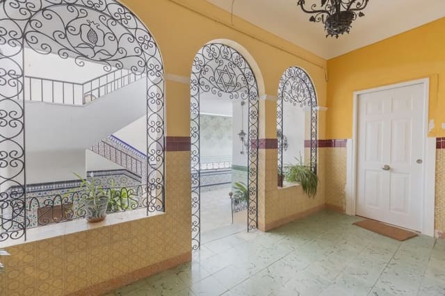Comercial para venda em Albaicin, Granada cidade - 1 500 000 € (Ref: 9837367)