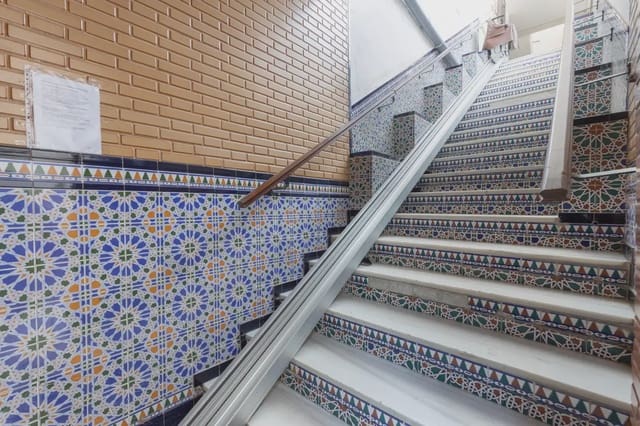 Comercial para venda em Albaicin, Granada cidade - 1 500 000 € (Ref: 9837367)