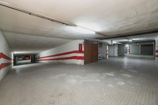 Garage for sale in Camino de Ronda - Rosaleda, Granada city - € 28,000 (Ref: 9837368)