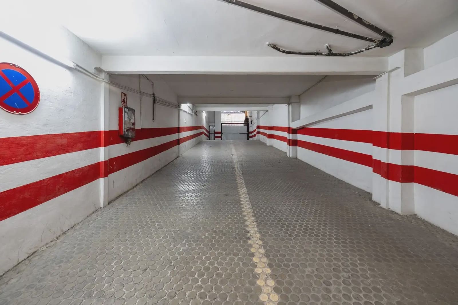 Garage for sale in Granada city - € 28,000 (Ref: 9837368)