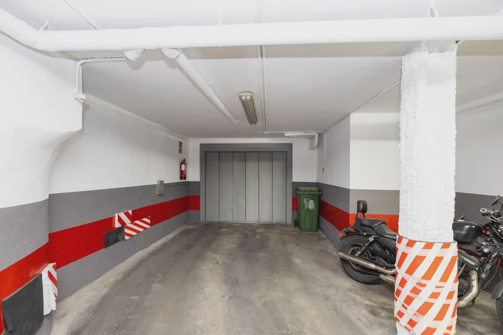 Garage for sale in Granada city - € 60,000 (Ref: 9837369)