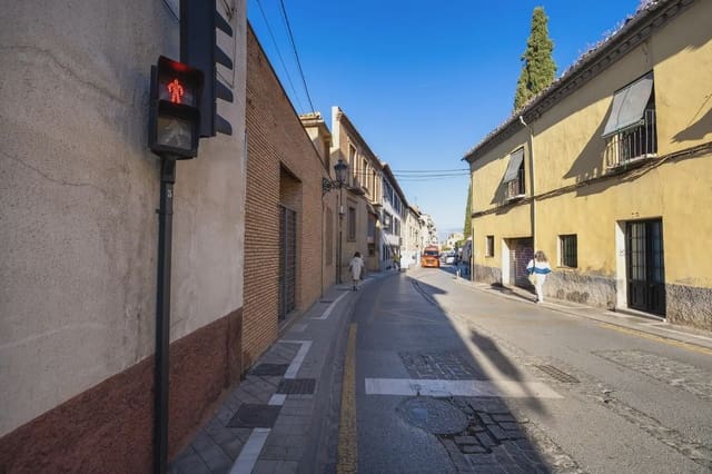 Garage for sale in San Matías - Realejo, Granada city - € 60,000 (Ref: 9837369)