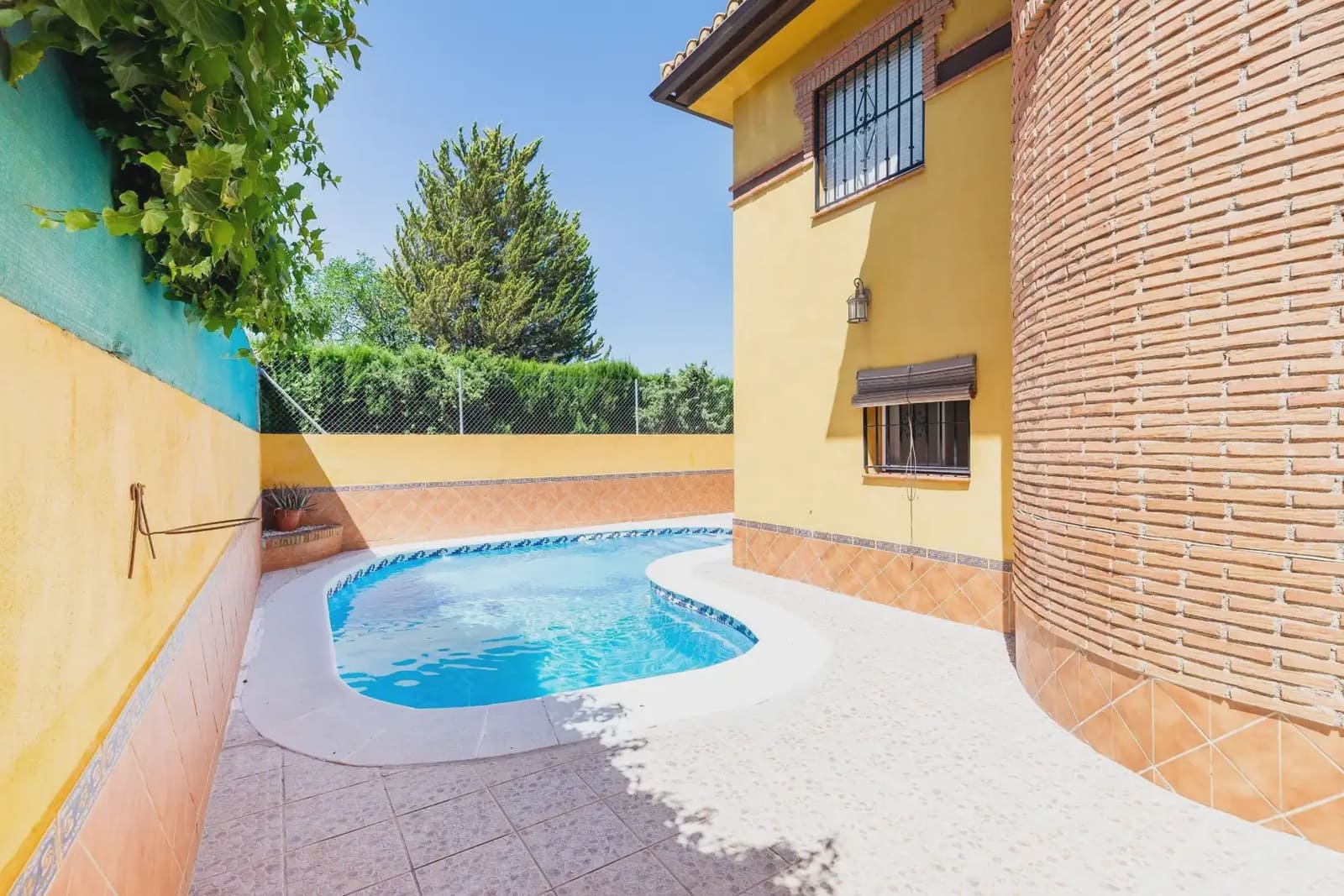 Moradia para venda em Vegas del Genil com piscina garagem - 349 900 € (Ref: 9837373)