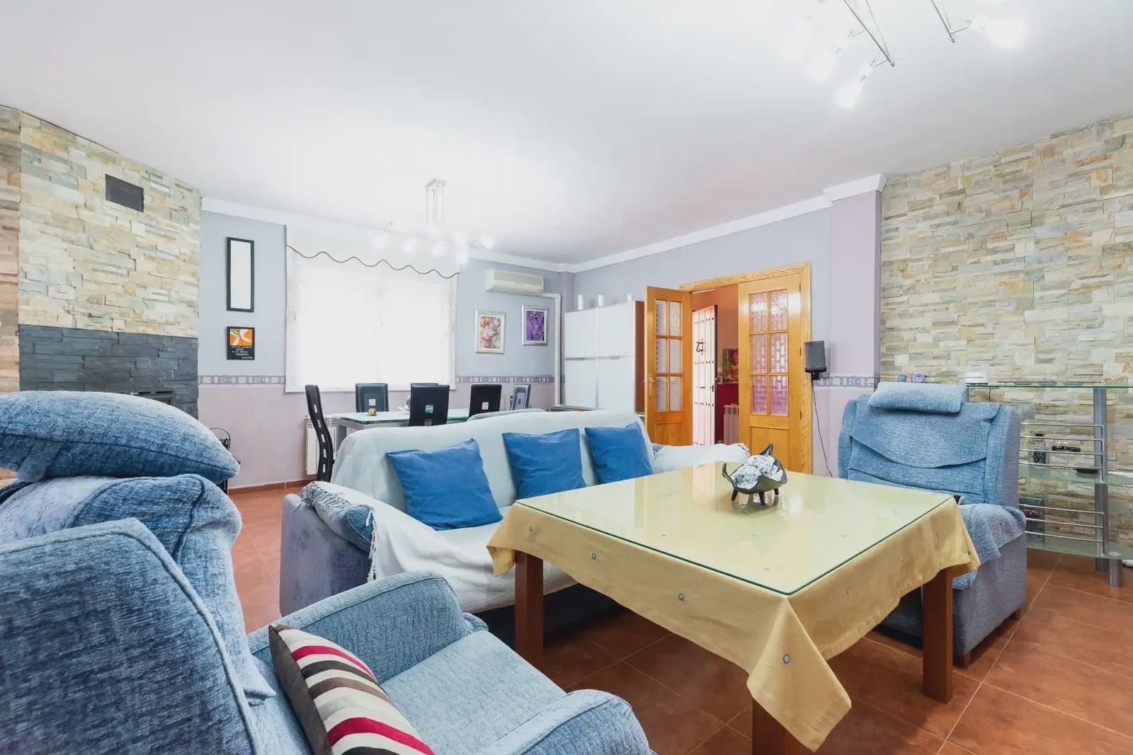 Moradia para venda em Vegas del Genil com piscina garagem - 349 900 € (Ref: 9837373)