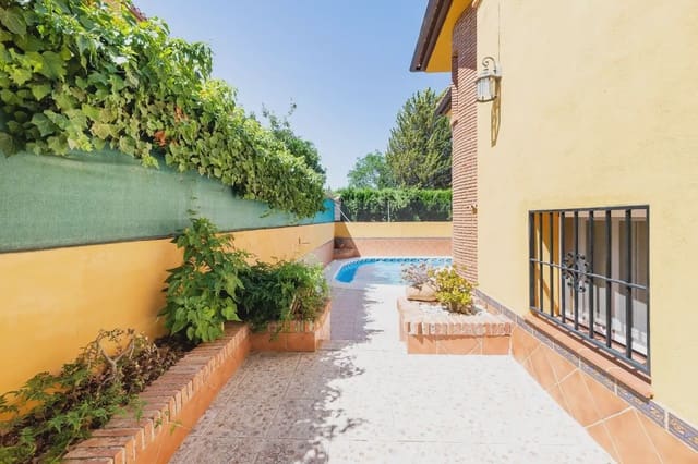 Moradia para venda em Vegas del Genil com piscina garagem - 349 900 € (Ref: 9837373)