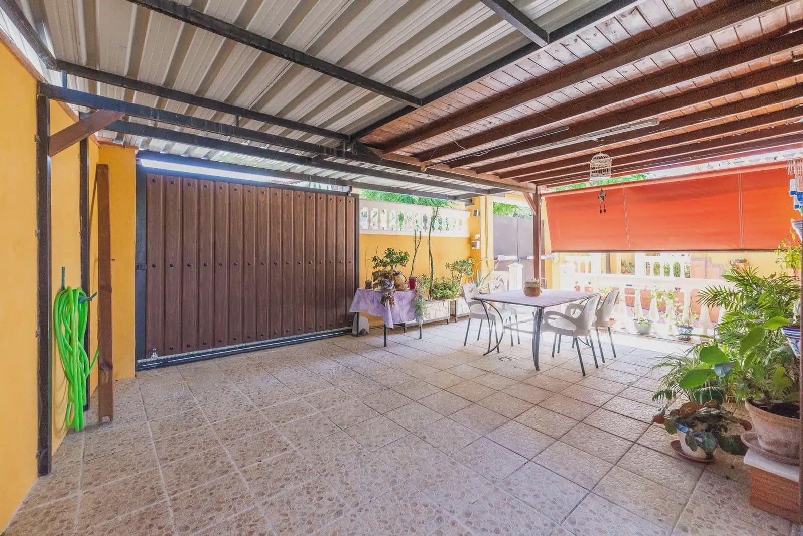 Moradia para venda em Vegas del Genil com piscina garagem - 349 900 € (Ref: 9837373)