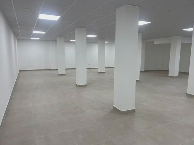 Kommersiell til leie i Centro - Sagrario, Granada by - € 2 200 (Ref: 9837374)