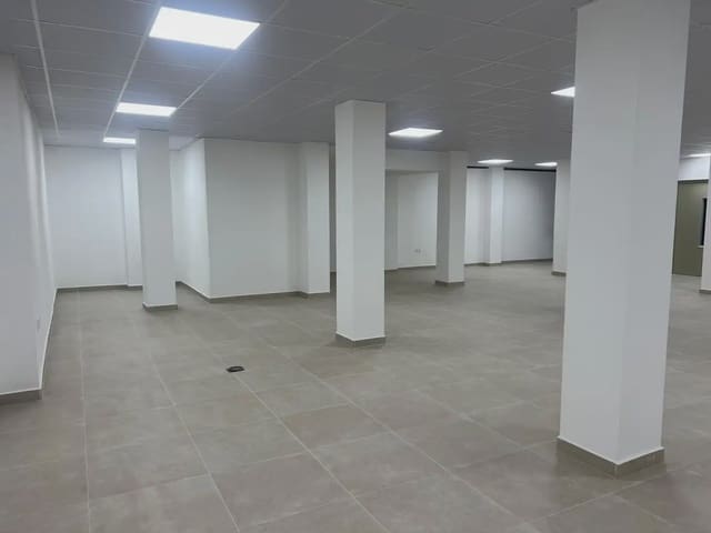 Kommersiell til leie i Centro - Sagrario, Granada by - € 2 200 (Ref: 9837374)
