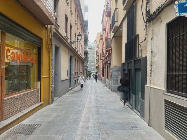Kommersiell til leie i Centro - Sagrario, Granada by - € 2 200 (Ref: 9837374)