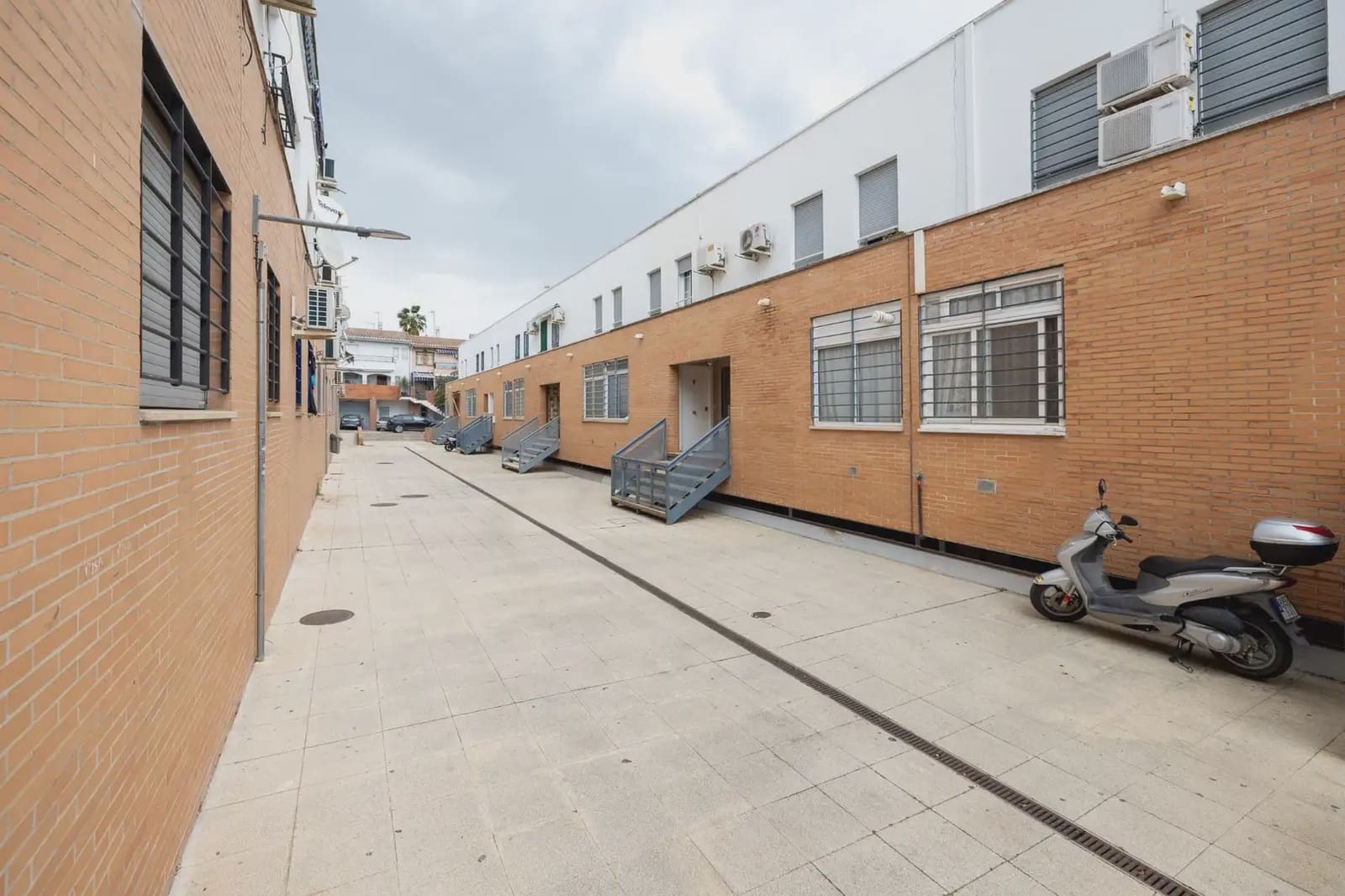 Lejlighed til salg i Albolote med garage - € 170.000 (Ref: 9837377)