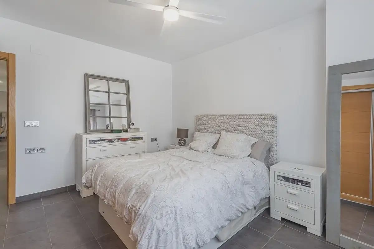 Flat for sale in Alhendin with pool garage - € 250,000 (Ref: 9837378)