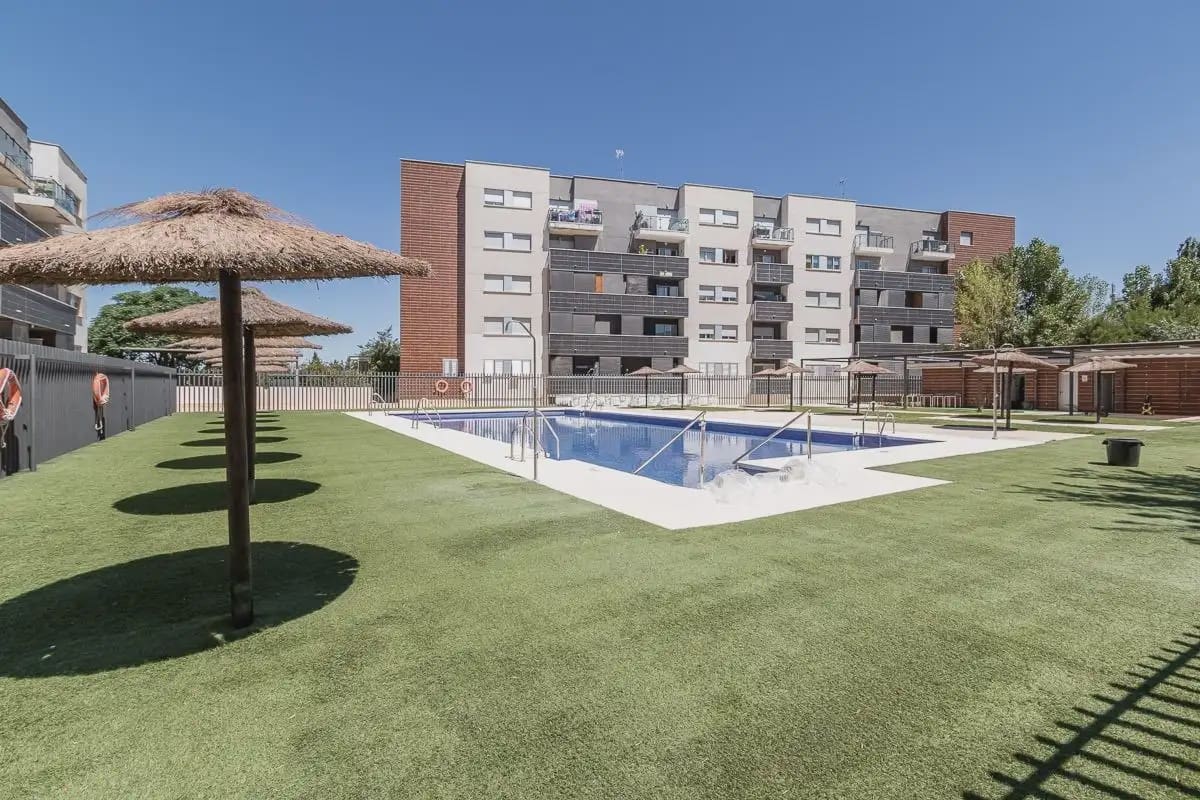 Flat for sale in Alhendin with pool garage - € 250,000 (Ref: 9837378)