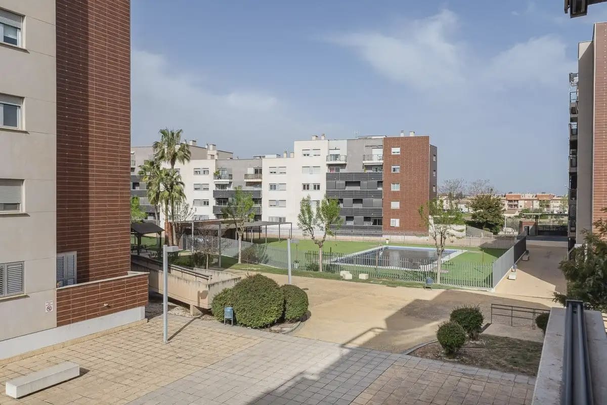 Flat for sale in Alhendin with pool garage - € 250,000 (Ref: 9837378)