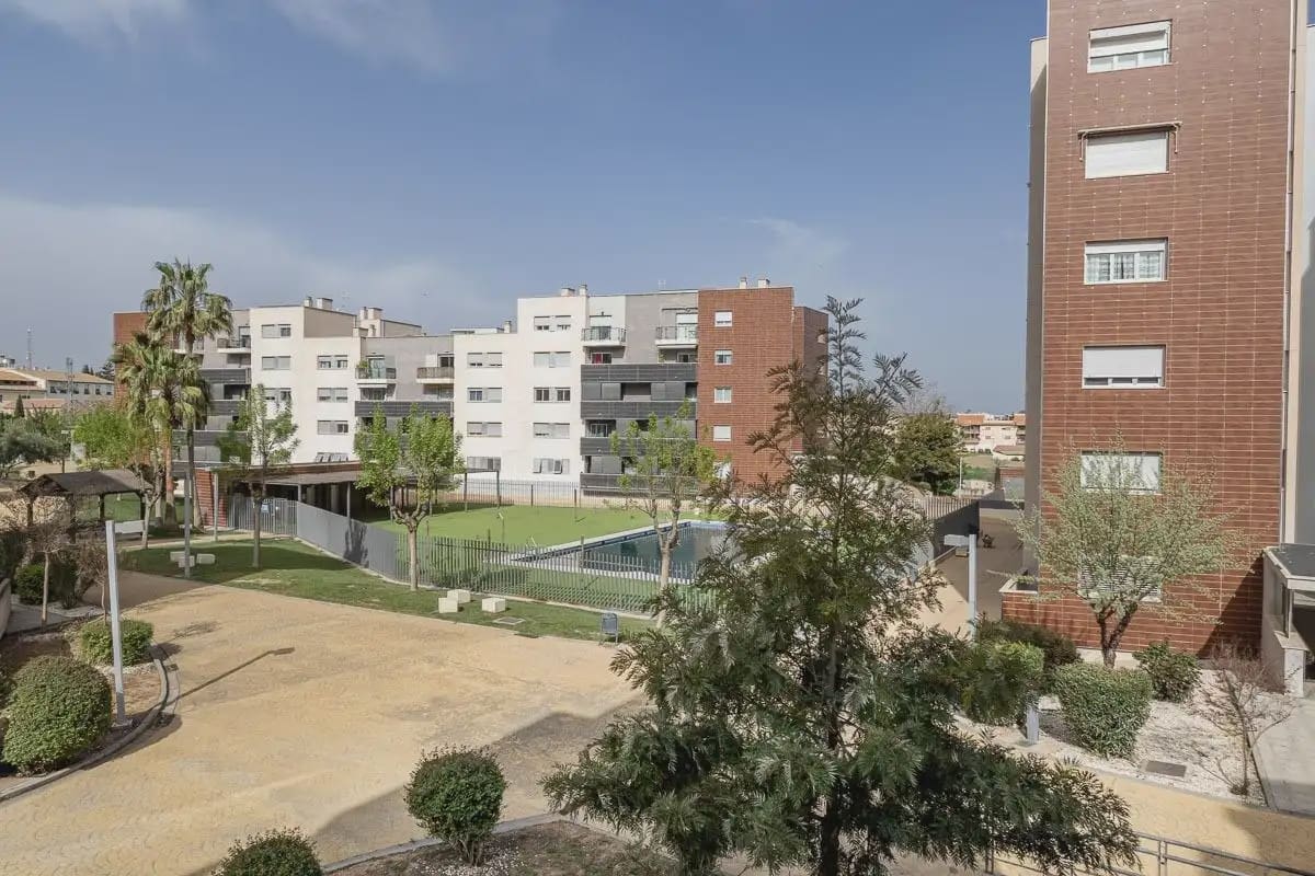 Flat for sale in Alhendin with pool garage - € 250,000 (Ref: 9837378)