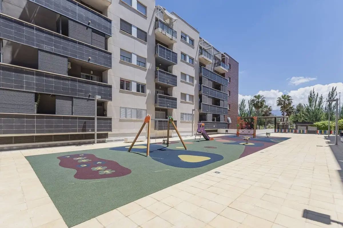 Flat for sale in Alhendin with pool garage - € 250,000 (Ref: 9837378)