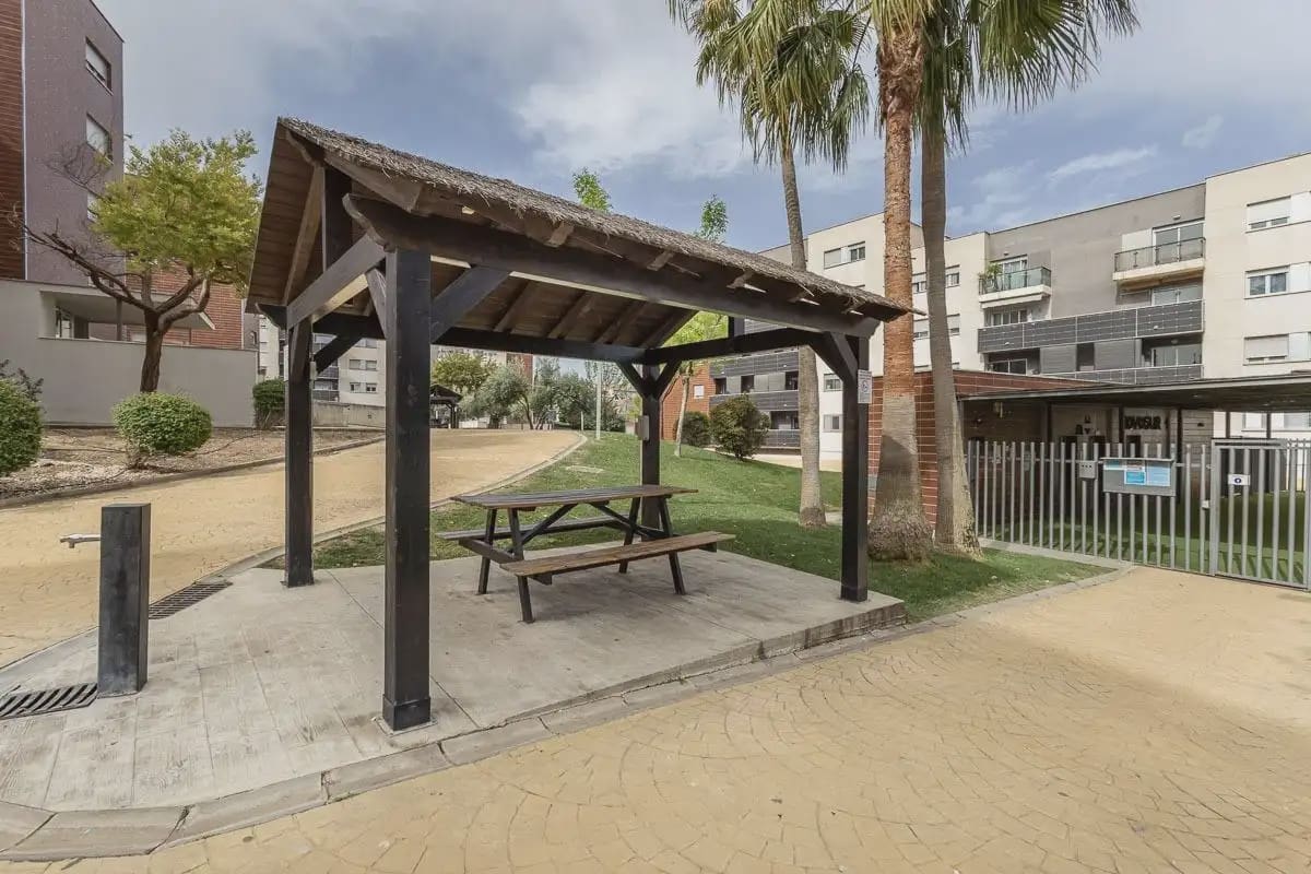 Flat for sale in Alhendin with pool garage - € 250,000 (Ref: 9837378)