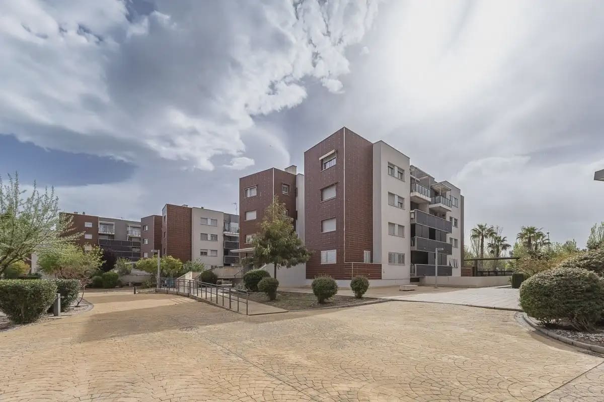Flat for sale in Alhendin with pool garage - € 250,000 (Ref: 9837378)