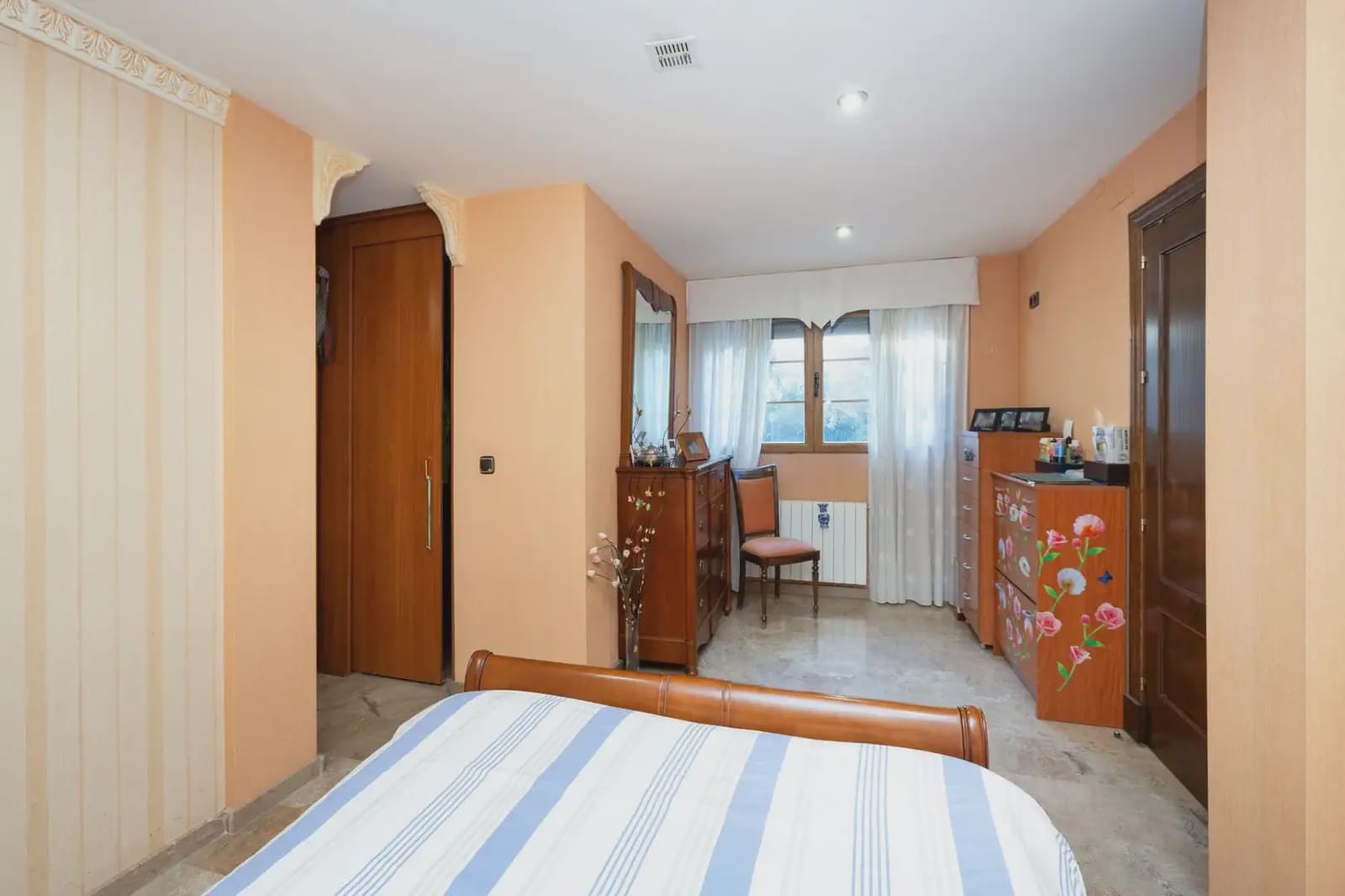 Villa zu verkaufen in El Valle mit Pool Garage - 1.150.000 € (Ref: 9837379)