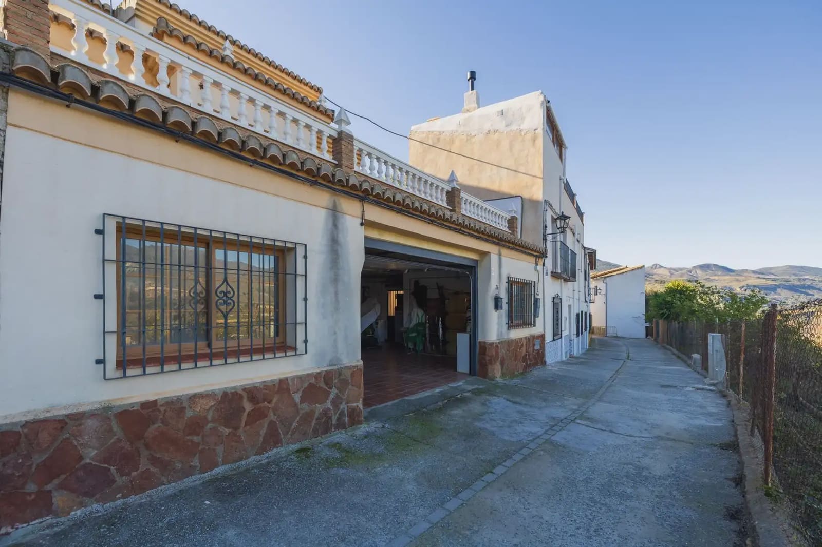 Villa zu verkaufen in El Valle mit Pool Garage - 1.150.000 € (Ref: 9837379)