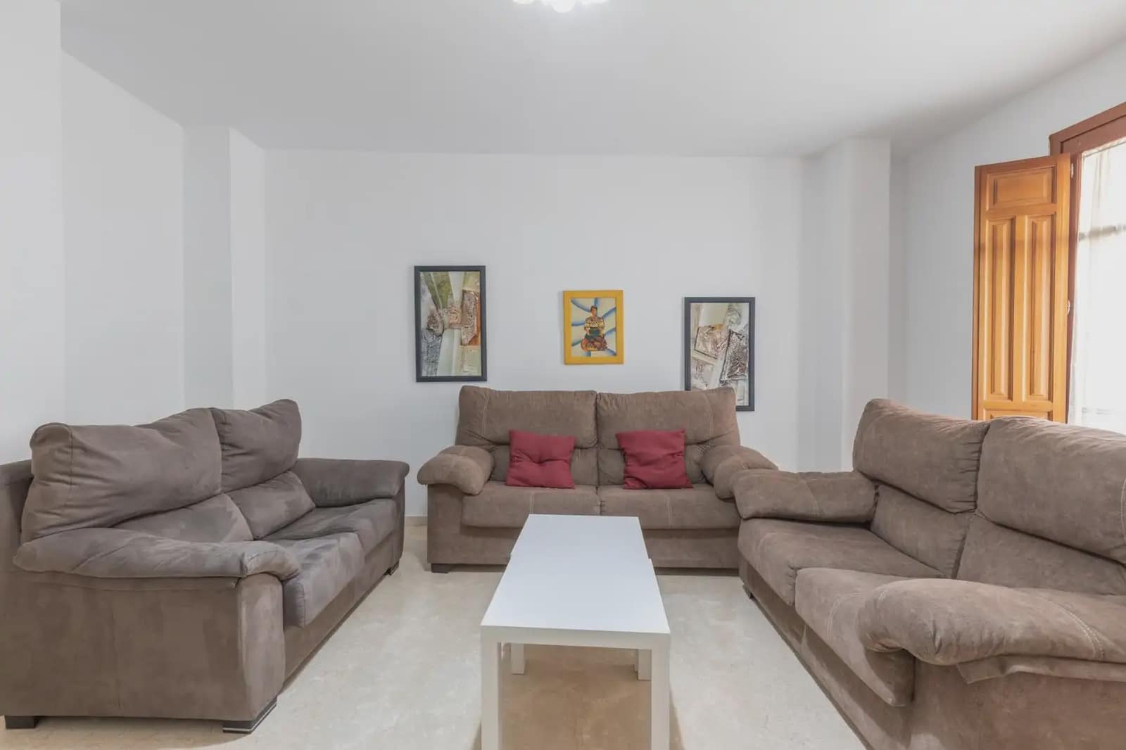 Wohnung zu verkaufen in Granada Stadt - 270.000 € (Ref: 9837381)