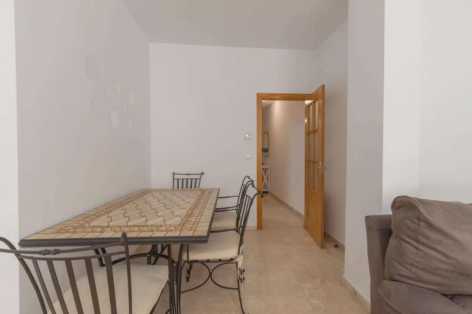 Wohnung zu verkaufen in Granada Stadt - 270.000 € (Ref: 9837381)
