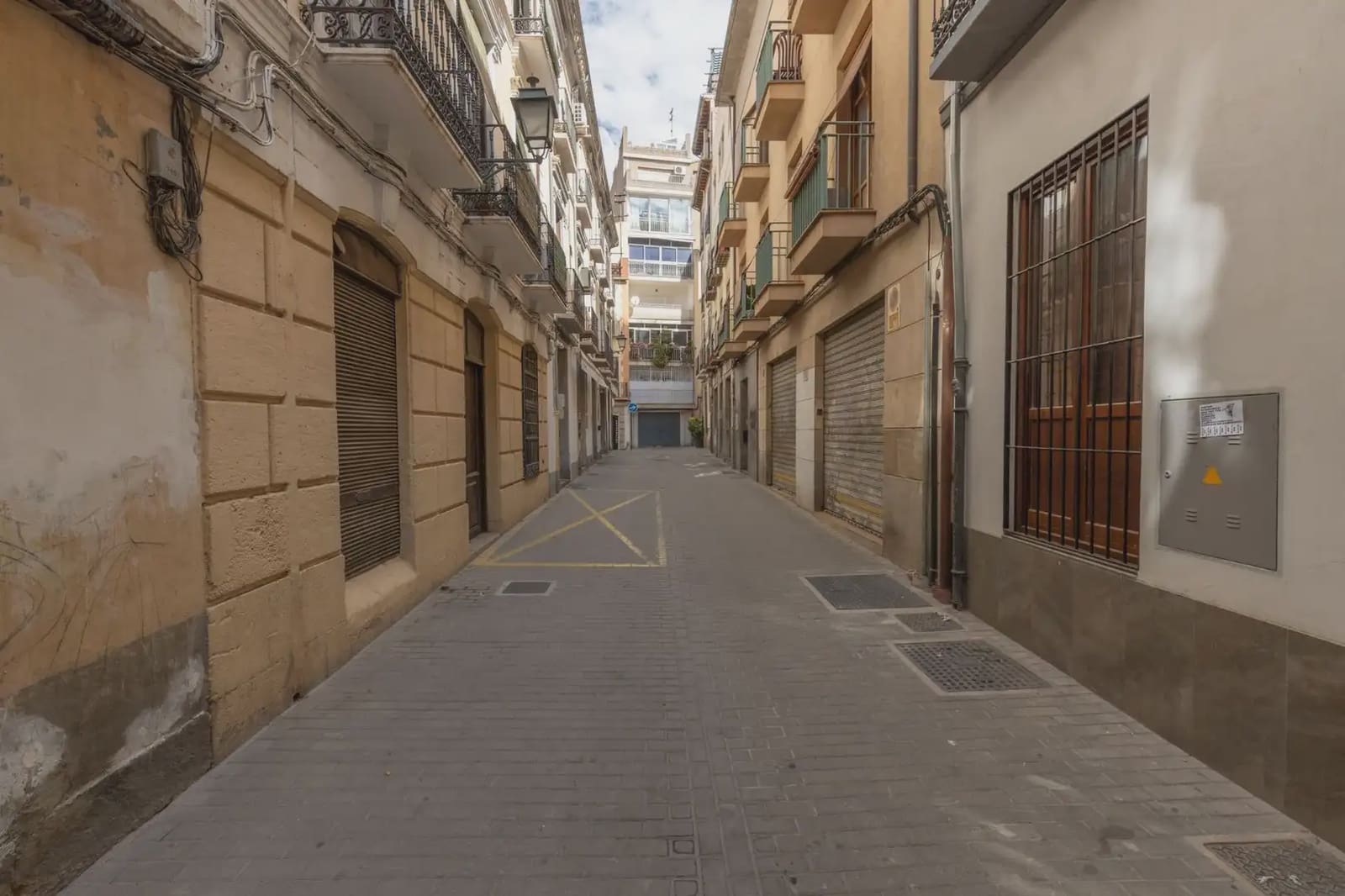 Wohnung zu verkaufen in Granada Stadt - 270.000 € (Ref: 9837381)