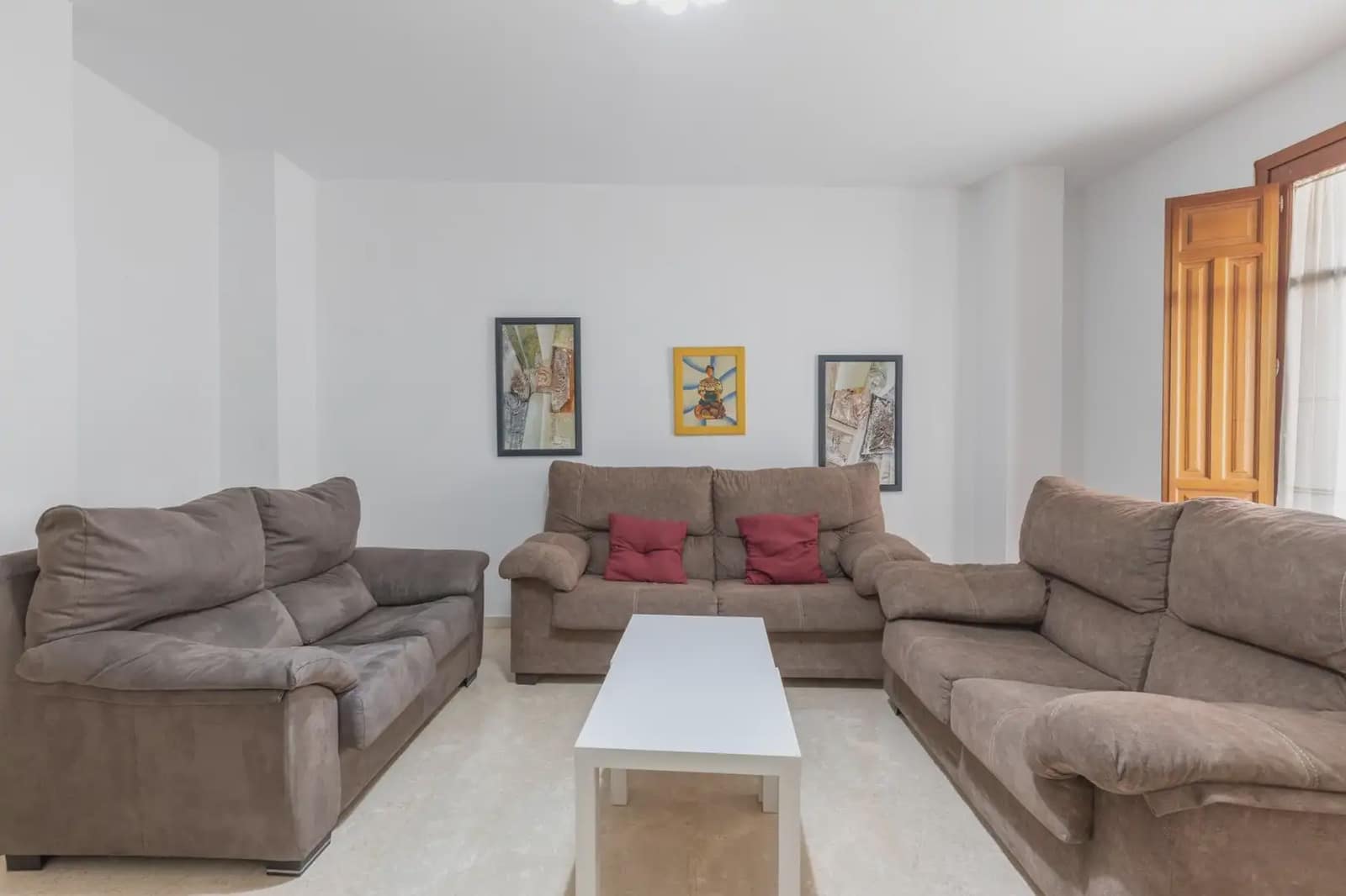 Wohnung zu verkaufen in Granada Stadt - 270.000 € (Ref: 9837381)
