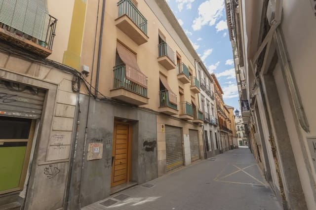 Leilighet til salgs i Centro - Sagrario, Granada by - € 270 000 (Ref: 9837381)