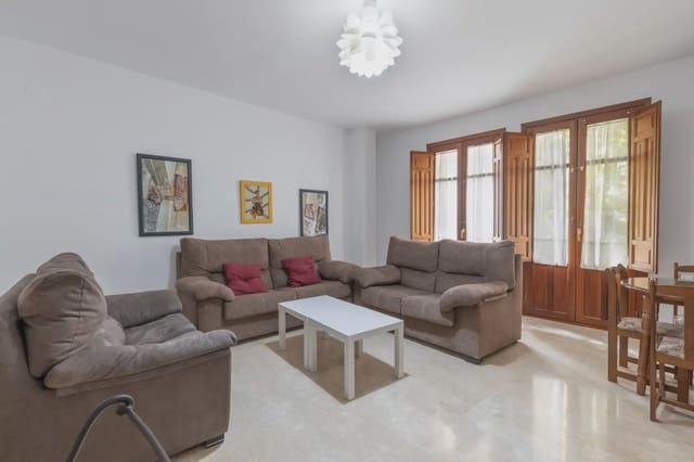 Leilighet til salgs i Centro - Sagrario, Granada by - € 270 000 (Ref: 9837381)