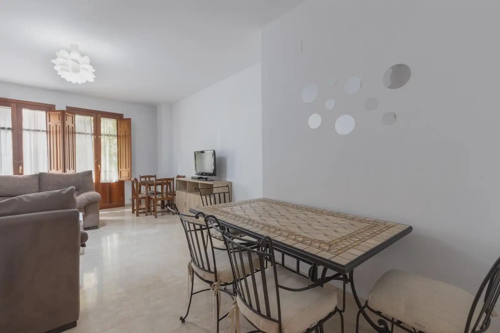 Wohnung zu verkaufen in Granada Stadt - 270.000 € (Ref: 9837381)