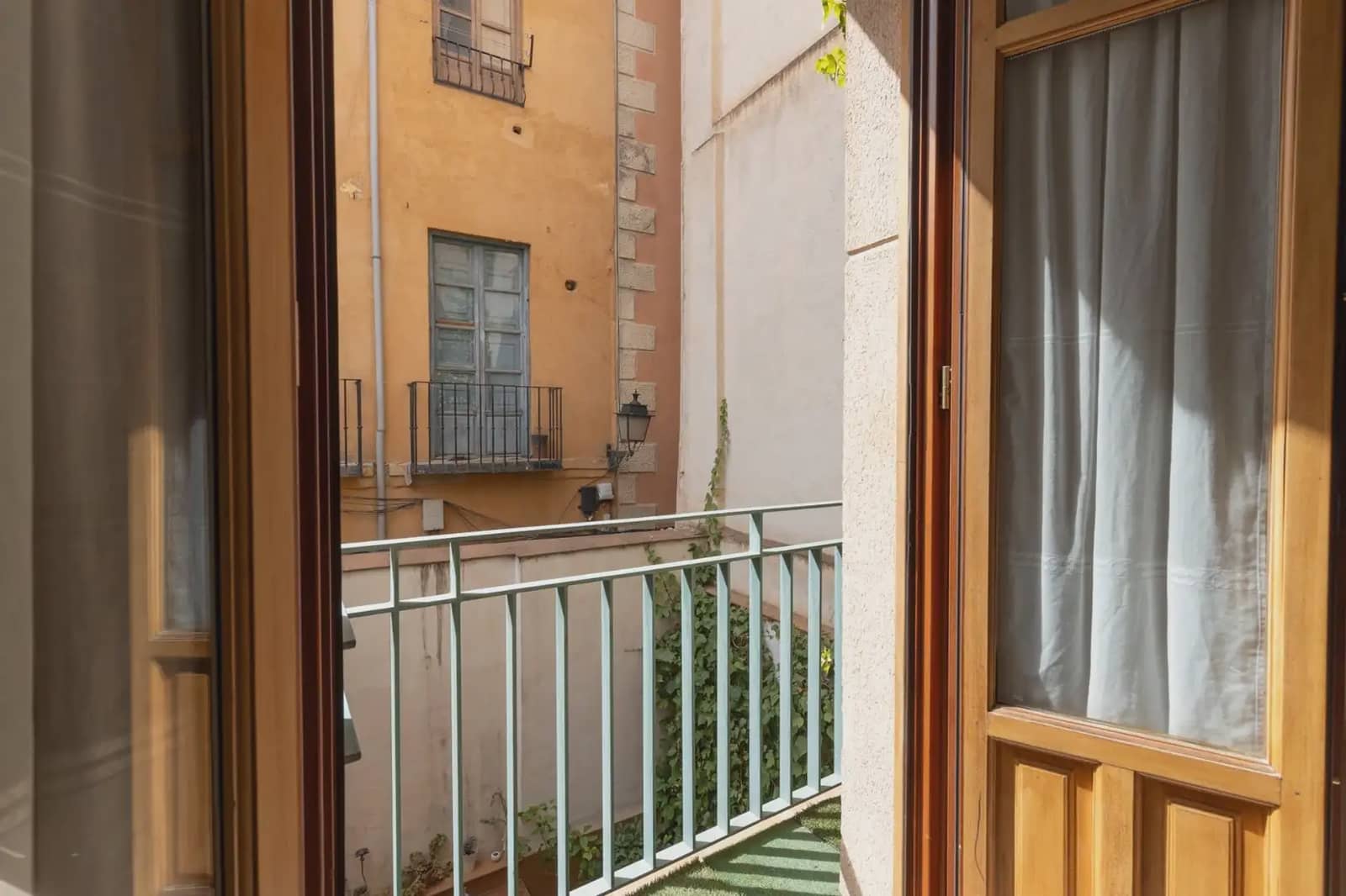 Wohnung zu verkaufen in Granada Stadt - 270.000 € (Ref: 9837381)