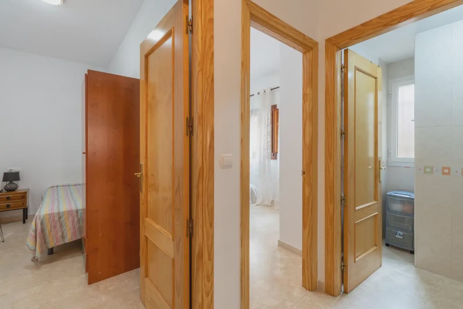 Wohnung zu verkaufen in Granada Stadt - 270.000 € (Ref: 9837381)