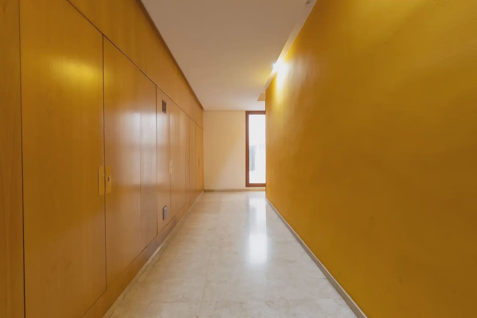 Wohnung zu verkaufen in Granada Stadt - 270.000 € (Ref: 9837381)