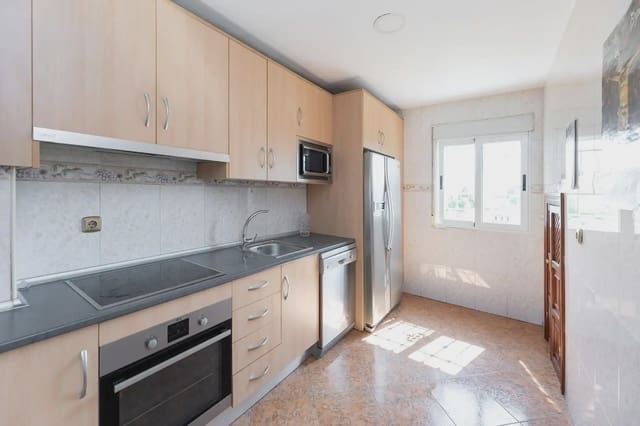 Villa til salg i Ogíjares med swimmingpool garage - € 365.000 (Ref: 9837382)