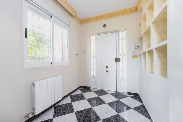 Villa til salg i Ogíjares med swimmingpool garage - € 365.000 (Ref: 9837382)