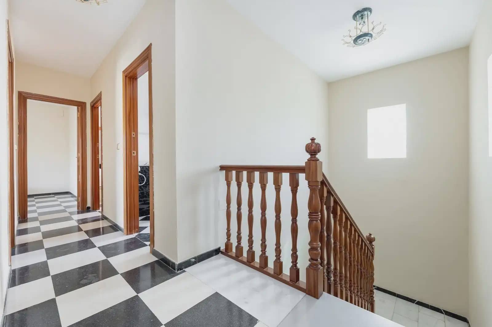 Villa for sale in Ogijares with pool garage - € 365,000 (Ref: 9837382)