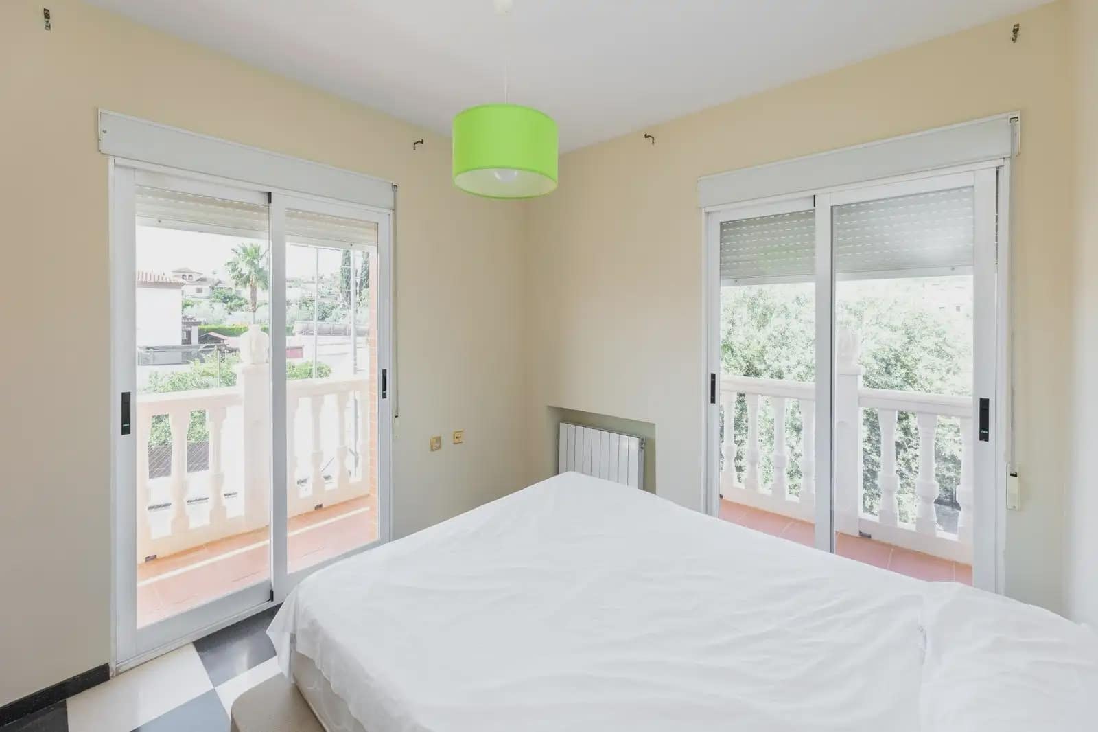 Villa for sale in Ogijares with pool garage - € 365,000 (Ref: 9837382)