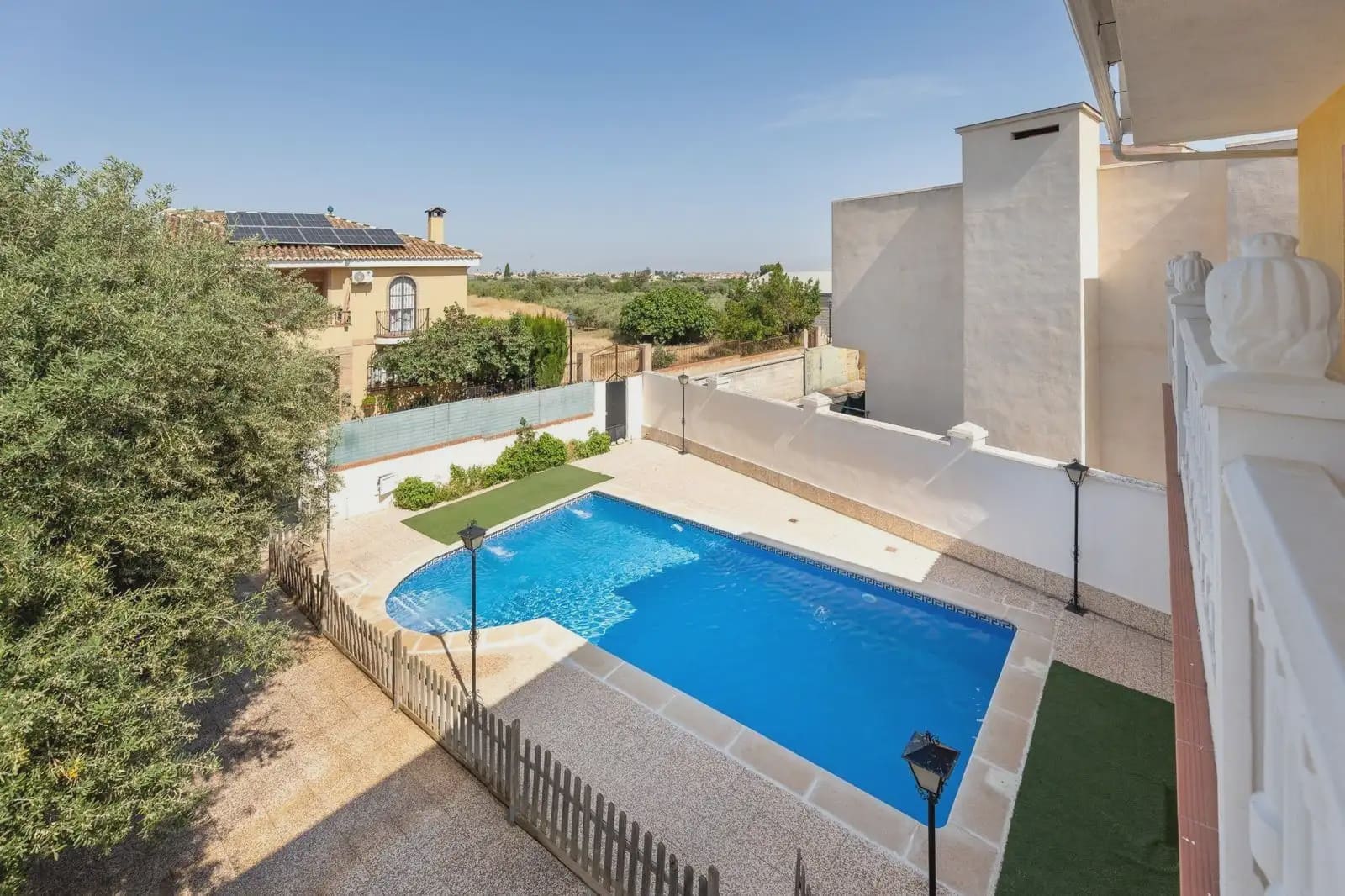 Villa for sale in Ogijares with pool garage - € 365,000 (Ref: 9837382)