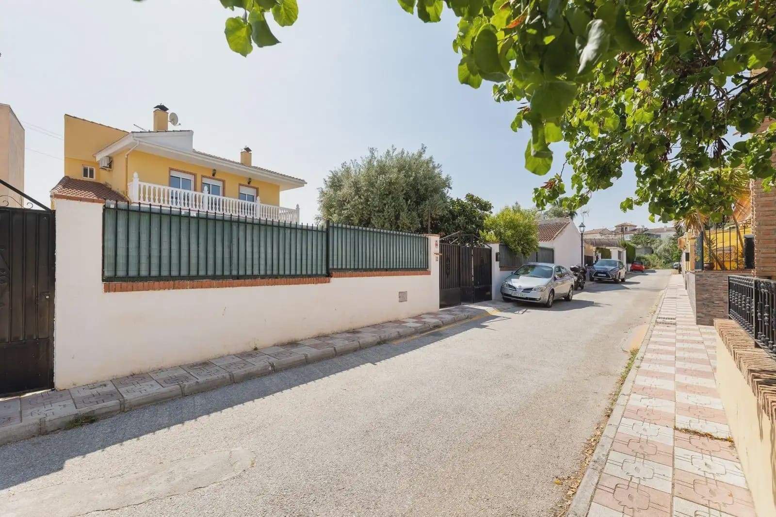 Villa for sale in Ogijares with pool garage - € 365,000 (Ref: 9837382)