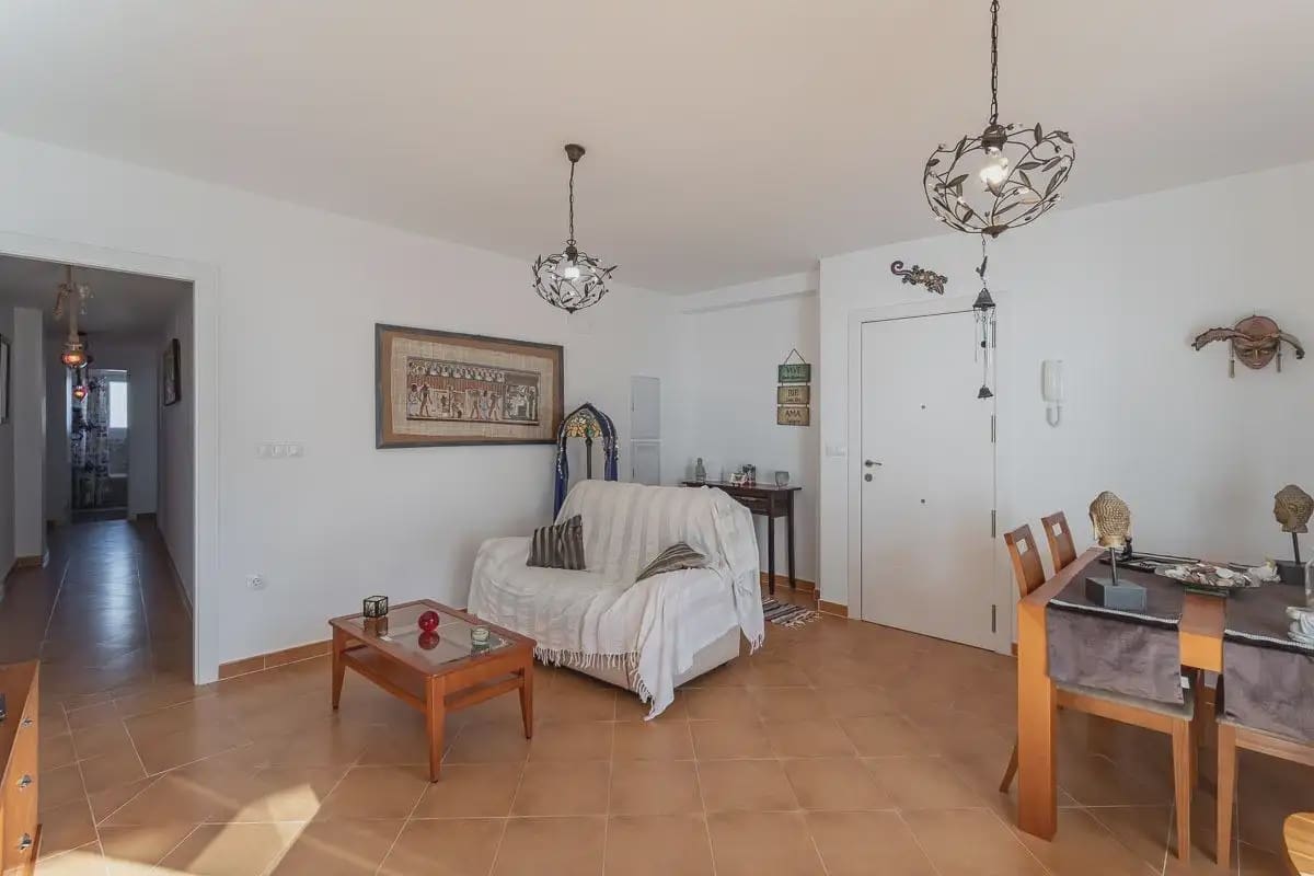 Flat for sale in Las Gabias with garage - € 190,000 (Ref: 9837383)