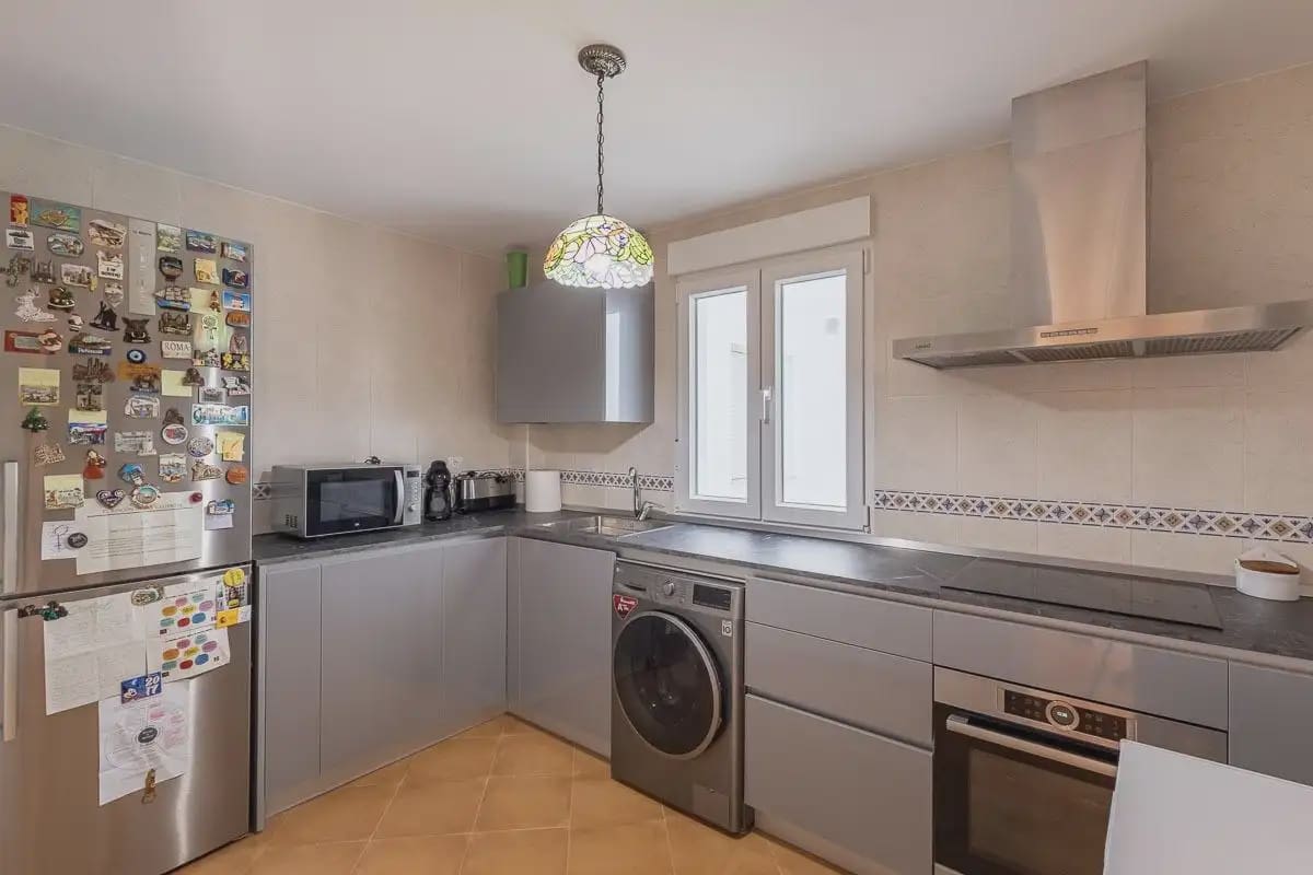 Flat for sale in Las Gabias with garage - € 190,000 (Ref: 9837383)