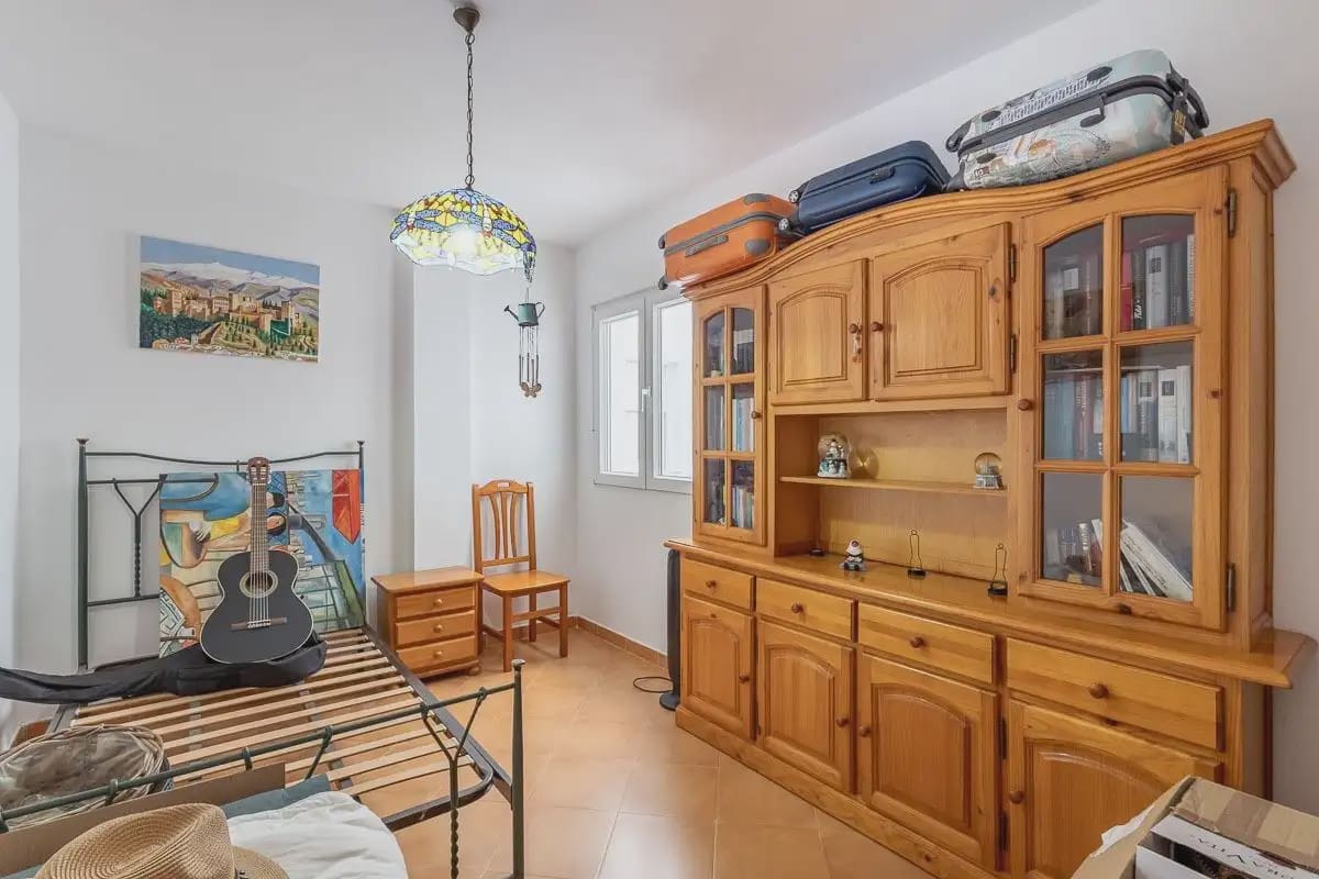 Flat for sale in Las Gabias with garage - € 190,000 (Ref: 9837383)
