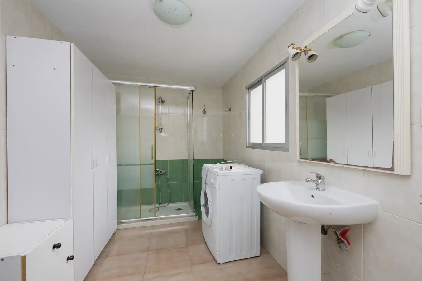Finca/Herregård til salgs i Dilar med garasje - € 199 950 (Ref: 9837386)
