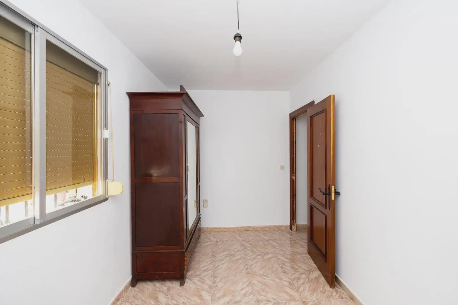 Finca/Herregård til salgs i Dilar med garasje - € 199 950 (Ref: 9837386)