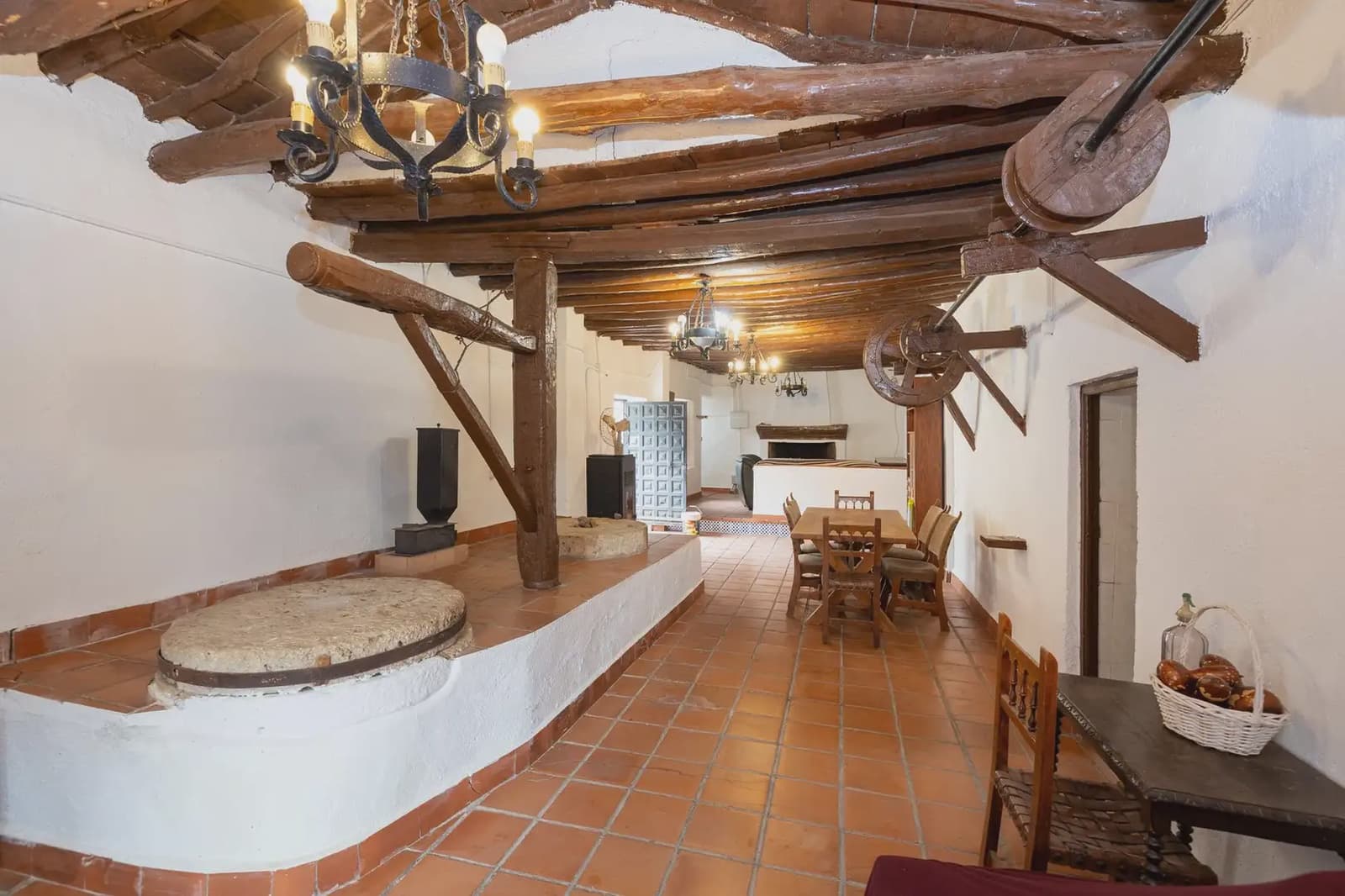 Finca/Herregård til salgs i Dilar med garasje - € 199 950 (Ref: 9837386)