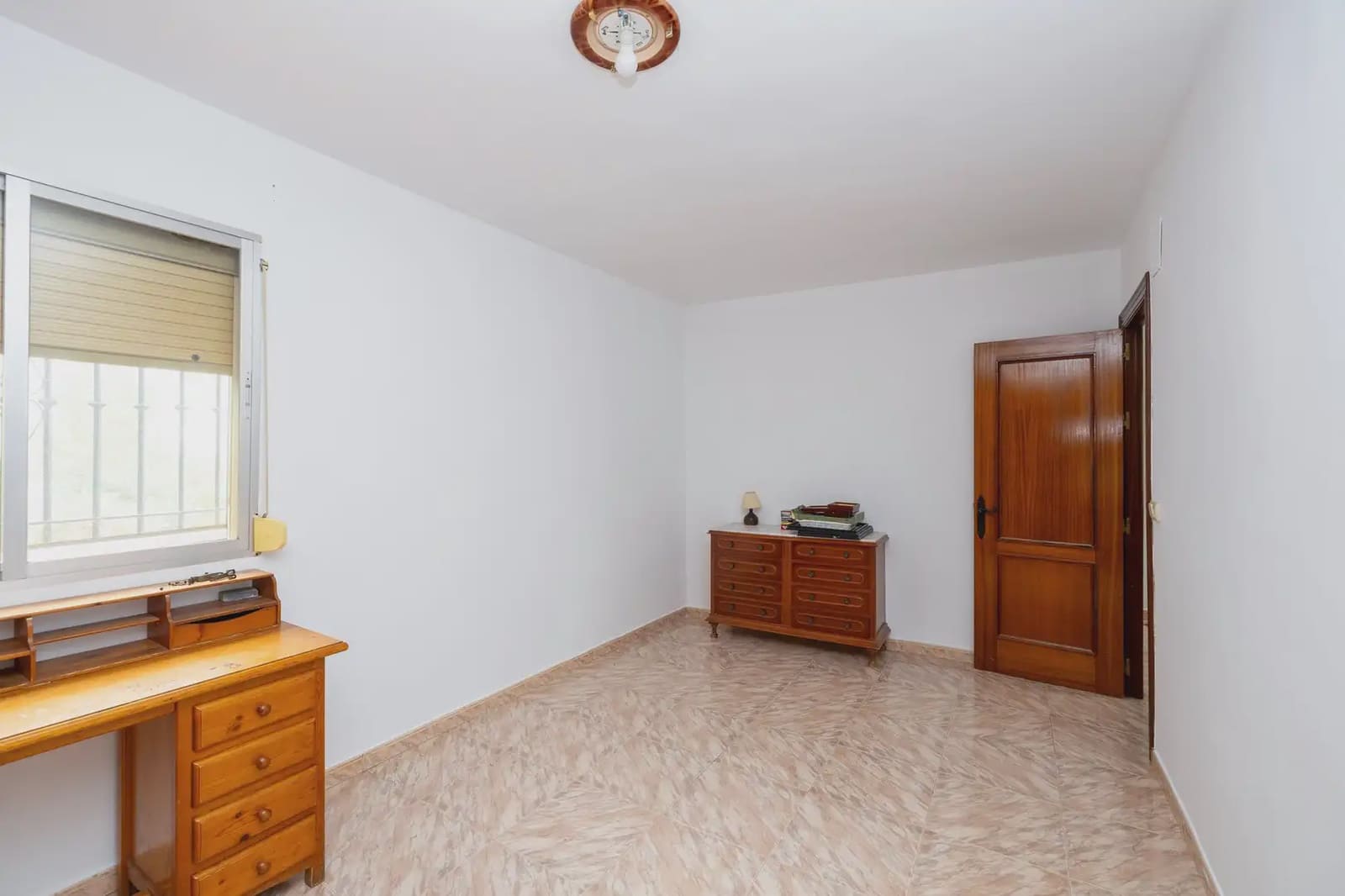 Finca/Herregård til salgs i Dilar med garasje - € 199 950 (Ref: 9837386)